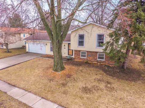 View/Area - 1409 Hanson Dr, Normal, IL 61761 photo 1 of 4