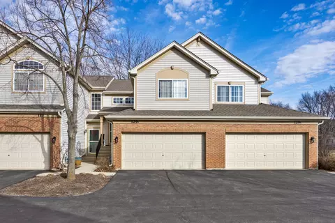 129 Southwicke Dr #B, Streamwood, IL 60107
