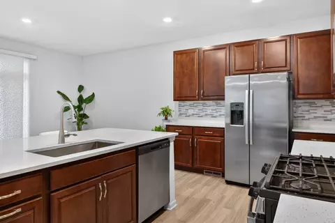 Kitchen - 1818 Chandolin Ct, Elgin, IL 60124 photo 3 of 7