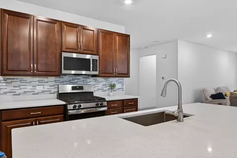 Kitchen - 1818 Chandolin Ct, Elgin, IL 60124 photo 4 of 7