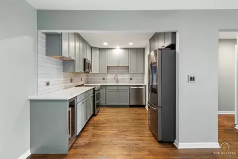 Kitchen - 5450 Astor Ln #415, Rolling Meadows, IL 60008 photo 1 of 5