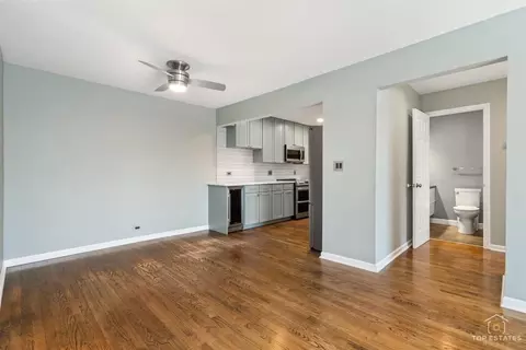Living - 5450 Astor Ln #415, Rolling Meadows, IL 60008 photo 8 of 11