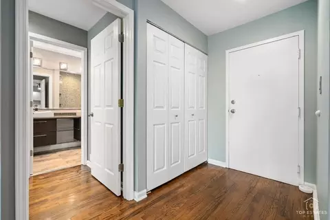Entry Way - 5450 Astor Ln #415, Rolling Meadows, IL 60008 photo 2 of 2
