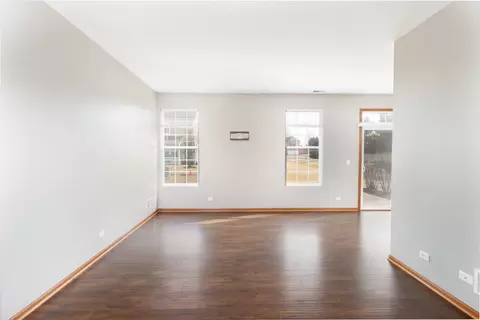 Living - 2722 Evergreen Cir, Mchenry, IL 60050 photo 3 of 3