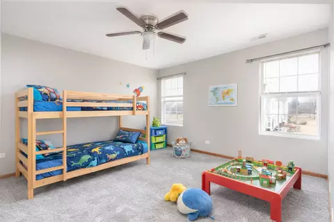 Bedroom - 2722 Evergreen Cir, Mchenry, IL 60050 photo 2 of 4