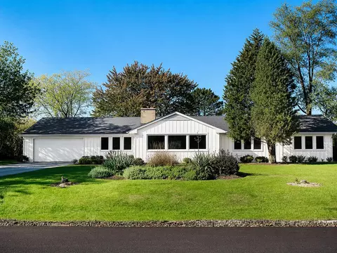 3336 Overland Pass, Northbrook, IL 60062