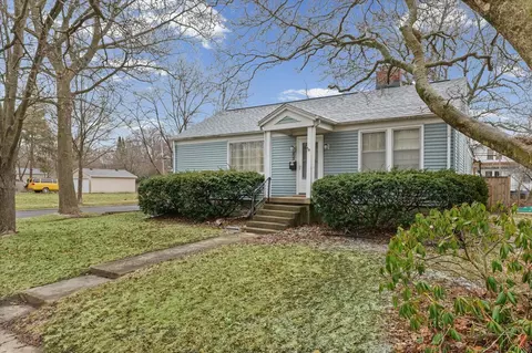 609 E Washington St, Urbana, IL 61801