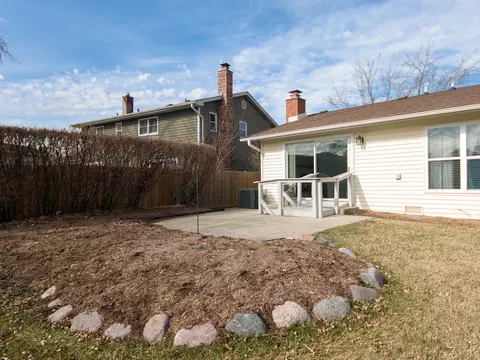 Exterior - 825 Concord Ln, Hoffman Estates, IL 60192 photo 6 of 9