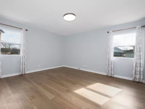 Bedroom - 825 Concord Ln, Hoffman Estates, IL 60192 photo 1 of 5