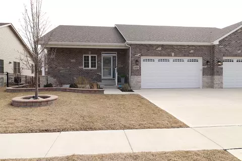 26525 W Stephanie Dr, Channahon, IL 60410