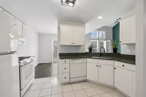 Kitchen - 1163 E Danbury Dr, Cary, IL 60013 photo 1 of 2