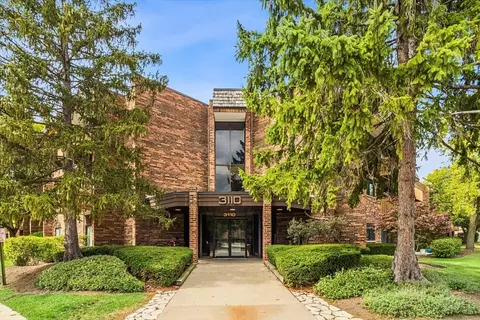 3110 Pheasant Creek Dr #318, Northbrook, IL 60062