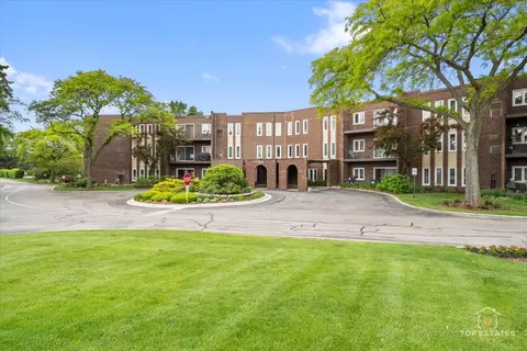 Other - 1550 Sandpebble Dr #209, Wheeling, IL 60090 photo 2 of 9