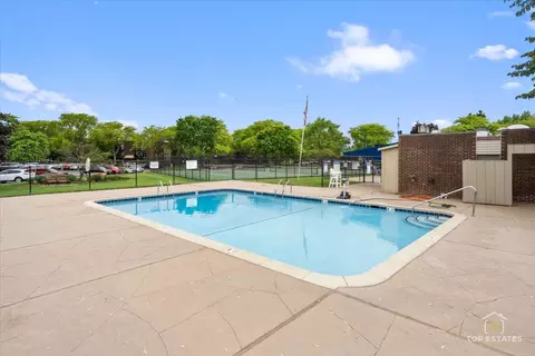 Exterior - 1550 Sandpebble Dr #209, Wheeling, IL 60090 photo 3 of 4