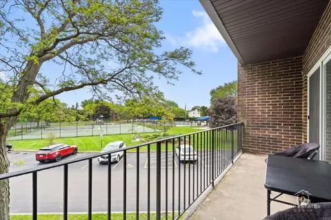 Exterior - 1550 Sandpebble Dr #209, Wheeling, IL 60090 photo 2 of 4