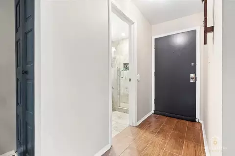 Entry Way - 1550 Sandpebble Dr #209, Wheeling, IL 60090 photo 1 of 1