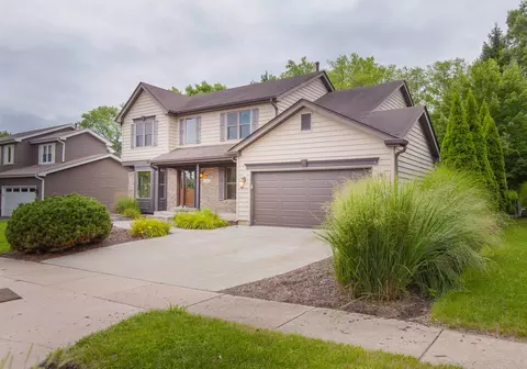 2705 Colonial Dr, Elgin, IL 60124