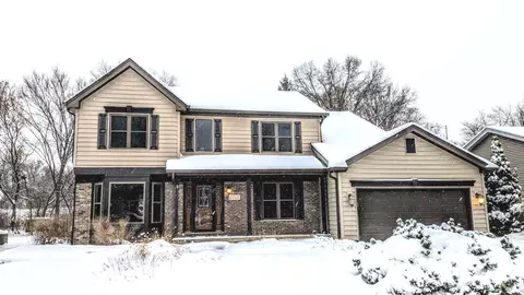 Exterior - 2705 Colonial Dr, Elgin, IL 60124 photo 9 of 9