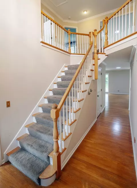 Entry Way - 2705 Colonial Dr, Elgin, IL 60124 photo 1 of 4