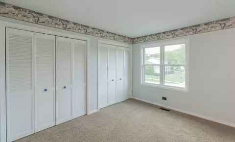 Bedroom - 2705 Colonial Dr, Elgin, IL 60124 photo 2 of 3
