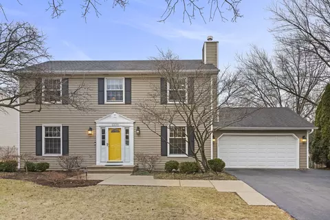 1336 Chestnut Ridge Dr, Naperville, IL 60540