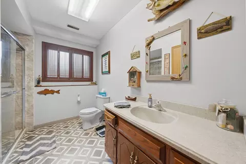 Bath - 6448 Peyla Ln, Plainfield, IL 60586 photo 2 of 2