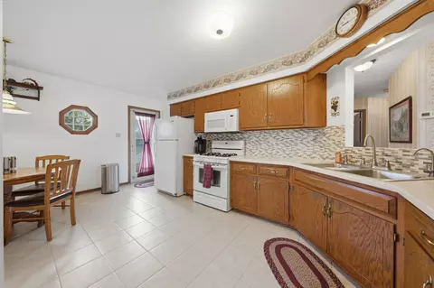 Kitchen - 6448 Peyla Ln, Plainfield, IL 60586 photo 1 of 1