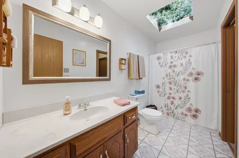 Bath - 6448 Peyla Ln, Plainfield, IL 60586 photo 1 of 2
