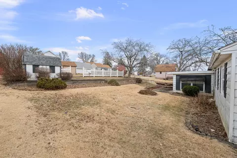 Exterior - 124 E Mill St, Kewanee, IL 61443 photo 8 of 8