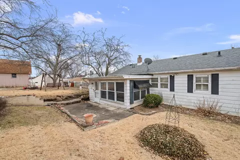 Exterior - 124 E Mill St, Kewanee, IL 61443 photo 5 of 8