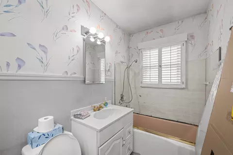 Bath - 124 E Mill St, Kewanee, IL 61443 photo 1 of 1