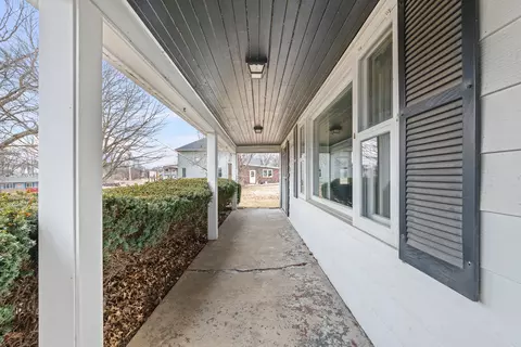 Exterior - 124 E Mill St, Kewanee, IL 61443 photo 2 of 8