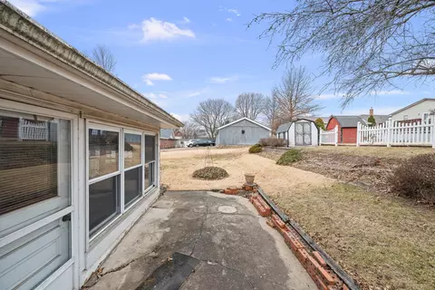 Exterior - 124 E Mill St, Kewanee, IL 61443 photo 6 of 8