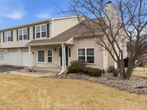 1424 Root St, Crest Hill, IL 60403
