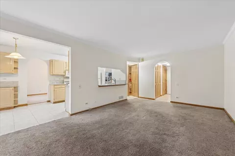 Living - 4620 Olmstead Dr, Hoffman Estates, IL 60192 photo 3 of 4