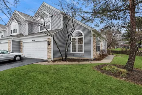 4620 Olmstead Dr, Hoffman Estates, IL 60192