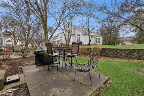 Exterior - 4620 Olmstead Dr, Hoffman Estates, IL 60192 photo 2 of 3