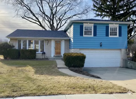 1414 N Indigo Dr, Mount Prospect, IL 60056