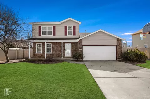 5300 Lindenwood Cir, Plainfield, IL 60586