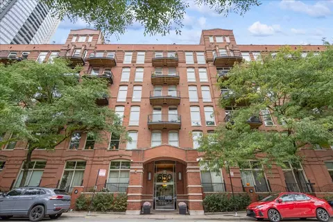 550 N Kingsbury St #106, Chicago, IL 60654