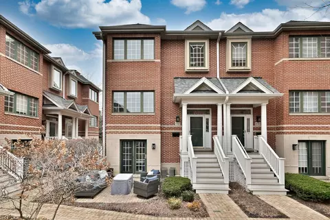 142 W 3rd St #142, Elmhurst, IL 60126