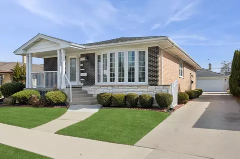 8455 N Chester Ave, Niles, IL 60714