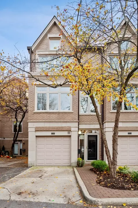2706 N Southport Ave #B, Chicago, IL 60614