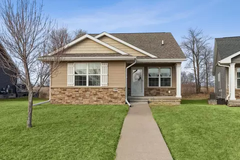 1560 Olde Brandy Ln, Davenport, IA 52807