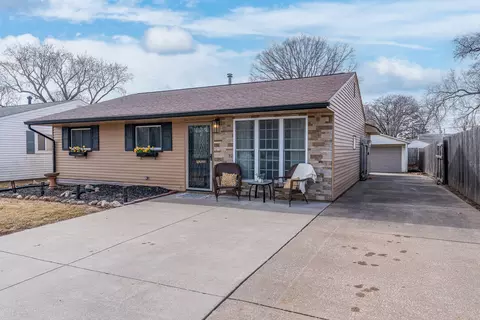 444 6th St E, Milan, IL 61264