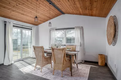 Dining - 444 6th St E, Milan, IL 61264 photo 2 of 2