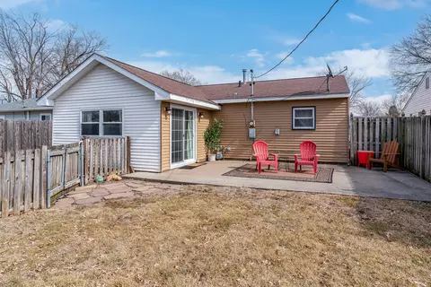 Exterior - 444 6th St E, Milan, IL 61264 photo 4 of 4
