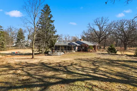 30 W030 Schick Rd, Bartlett, IL 60104