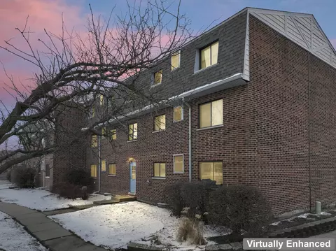 3250 Sanders Rd #10C, Northbrook, IL 60062