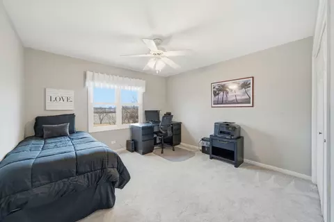 2830 Colonial Dr, Elgin, IL 60124 photo 22